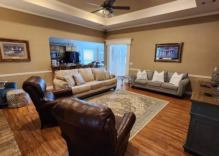 Magnificent Home, Game-Room, Close To Everything